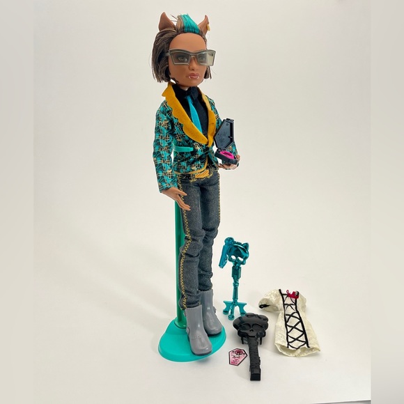 Monster High “Clawd Wolf” Sweet 1600 Doll & accessories 🐺 - Picture 2 of 6